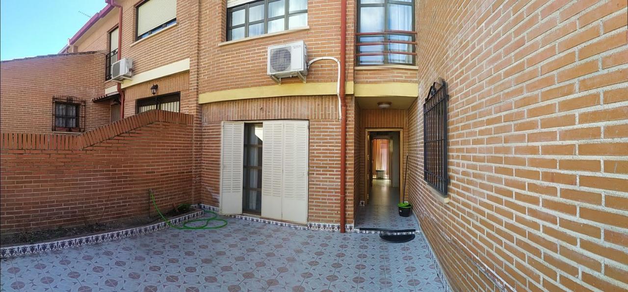 Habitacion Privada Triple トレド エクステリア 写真