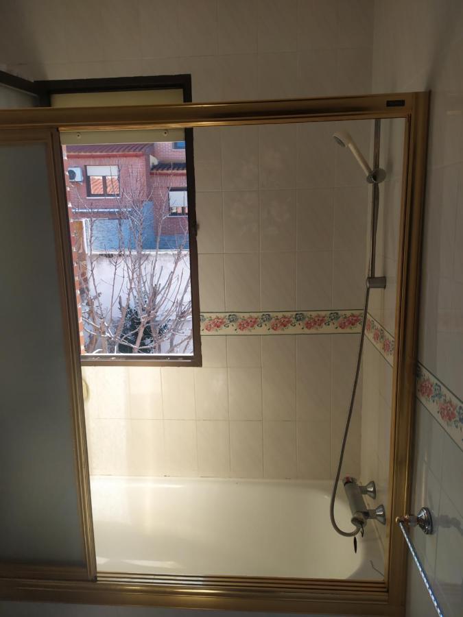 Habitacion Privada Triple トレド エクステリア 写真