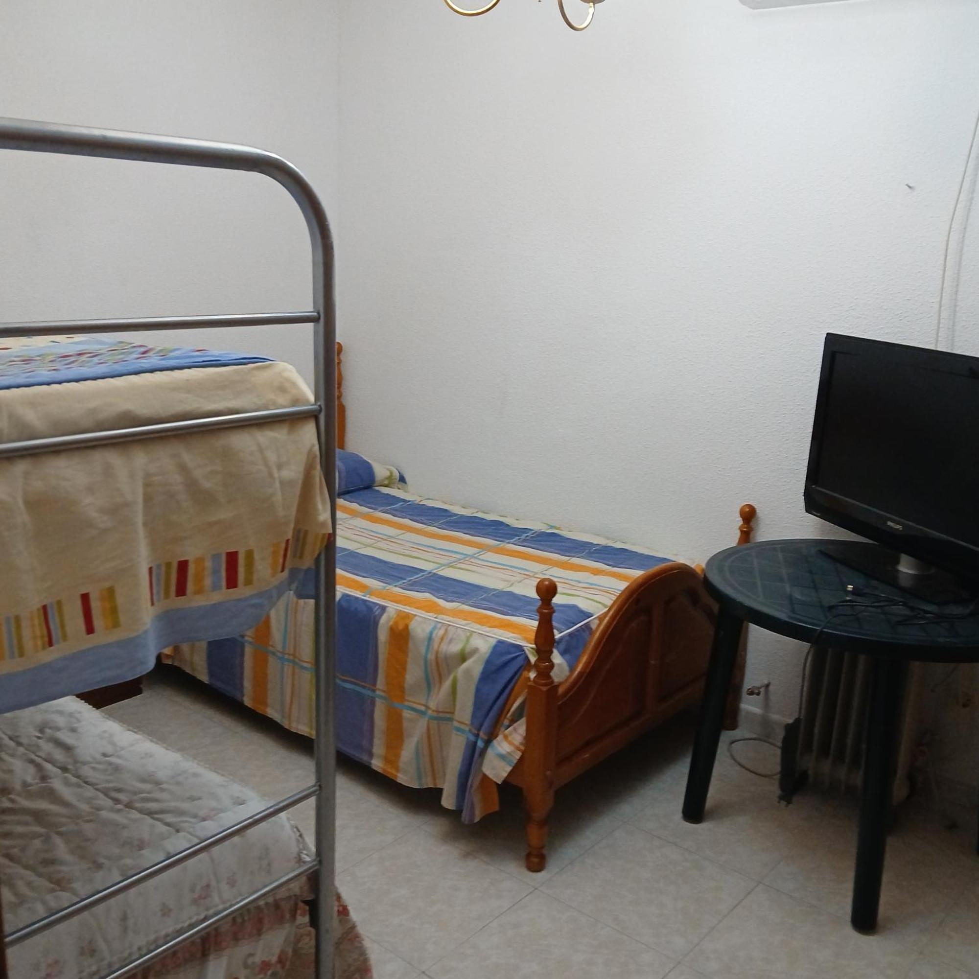 Habitacion Privada Triple トレド エクステリア 写真
